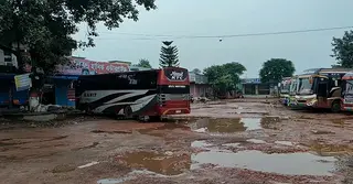 শ্রমিক ইউনিয়নের কমিটি নিয়ে দ্বন্দ্ব: রাজশাহী থেকে সব রুটের বাস বন্ধ
